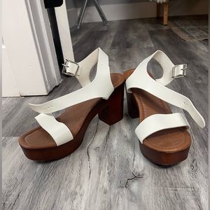 Summer shoes